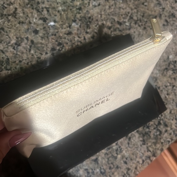 Chanel sublimage cosmetic case never used - Picture 4 of 4